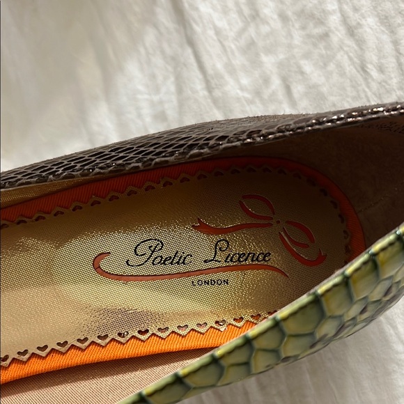 Poetic License Green and Brown Heels with Textured Design - Picture 2 of 6